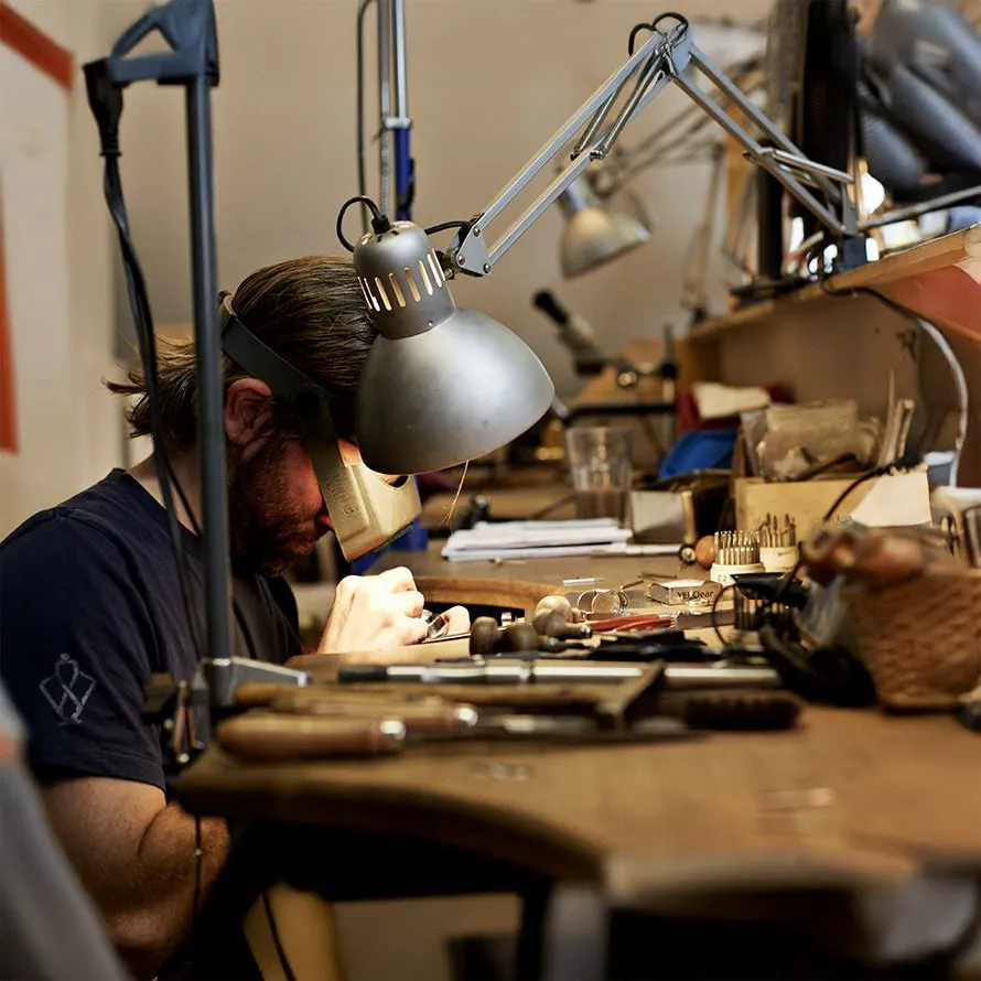 A Sefine master at work at the atelier bench